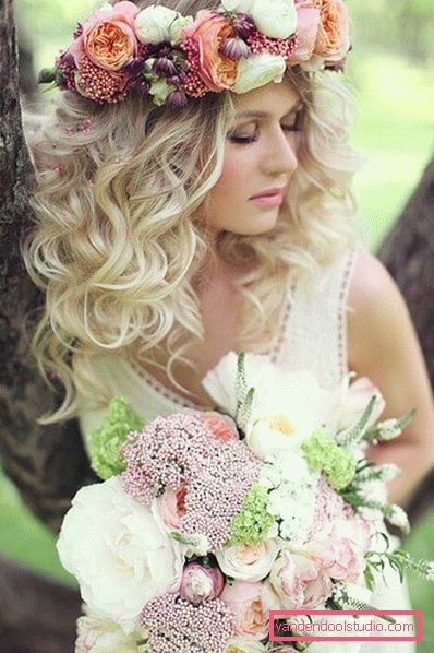 Hairstyles with fresh flowers in the hair (for a wedding, graduation, children)