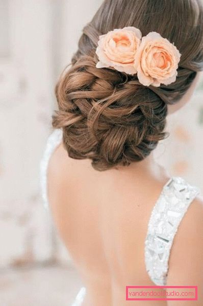 Hairstyles with fresh flowers in the hair (for a wedding, graduation, children)