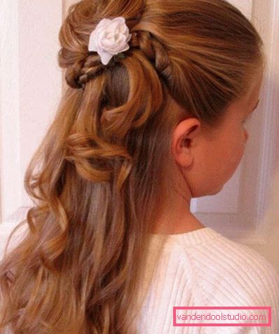 Hairstyles with fresh flowers in the hair (for a wedding, graduation, children)