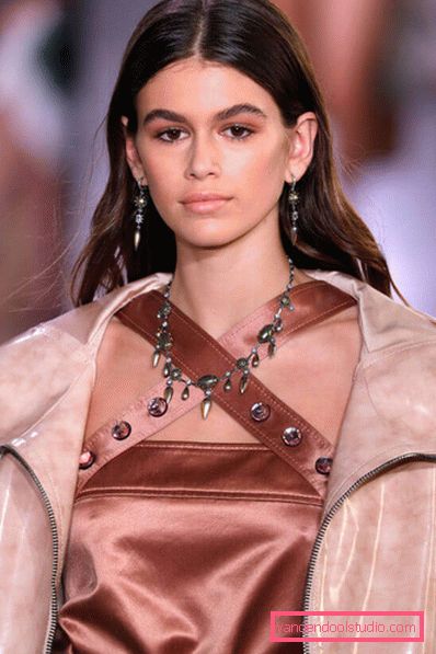 topical hairstyles for year 2018 for lazy long hair