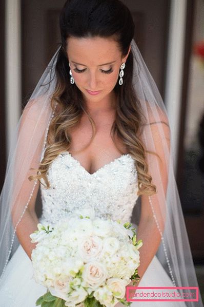 Wedding hairstyles for long hair with a veil