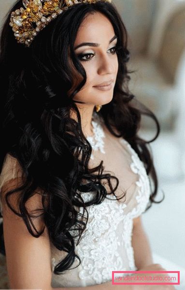 Wedding hairstyles with tiara