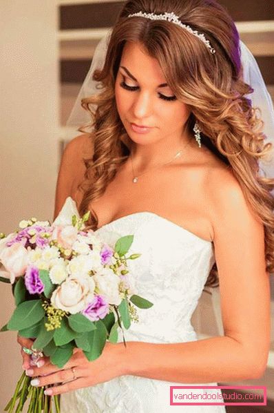 Wedding hairstyles with diadem for long hair