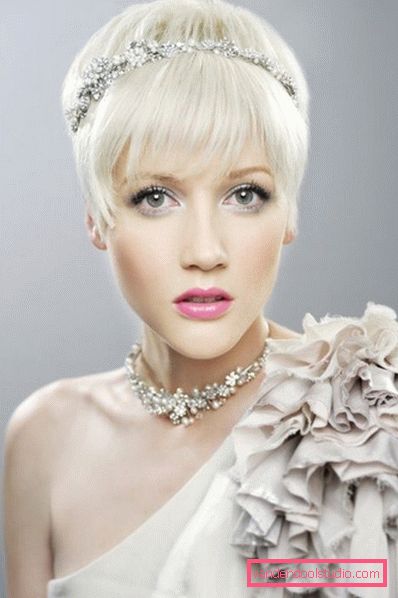 Wedding hairstyles with diadem for short hair
