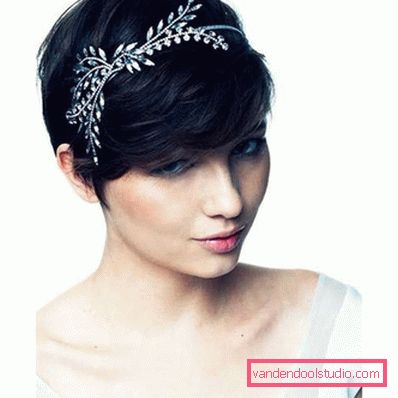 Wedding hairstyles with diadem for short hair