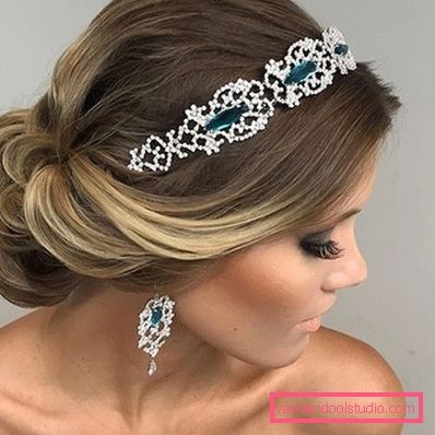 Wedding hairstyles with a diadem on top of the head