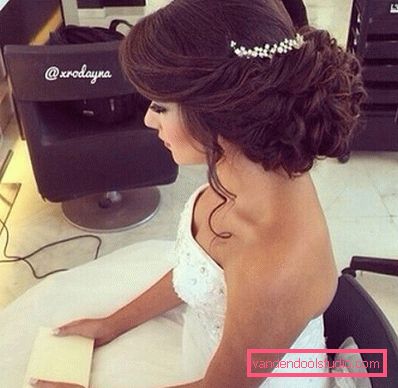 Wedding hairstyles with diadem at the back