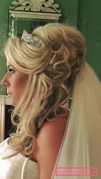 Wedding hairstyles with a veil on medium hair