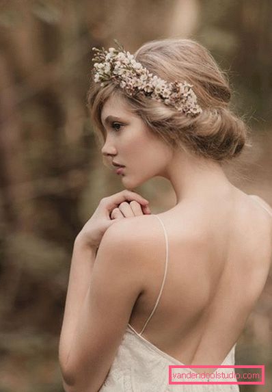 Greek hairstyle with a rim for the bride