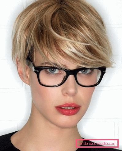 Women's hairstyles for elongated elongated face