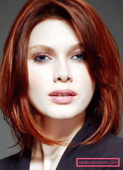 Women's hairstyles for medium hair for a round face