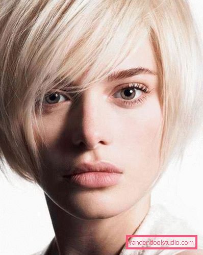 Women's hairstyles for medium hair for a round face