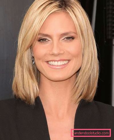 Women's hairstyles for medium hair for a round face