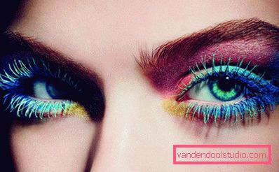 make up eye in bright colors