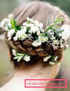 Make hair with braids on medium hair