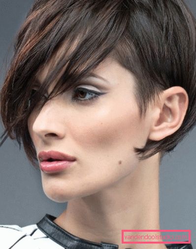 Cutting a bob stalk - side view Spectacular and stylish haircut on the leg