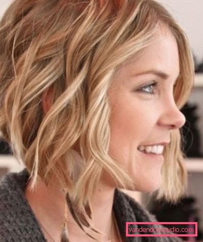 Cutting a bob stalk - side view Spectacular and stylish haircut on the leg