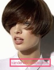 Haircut page Elegant haircut page for short and medium hair