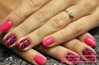 pink leopard design