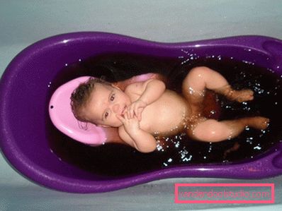 baby in the bath