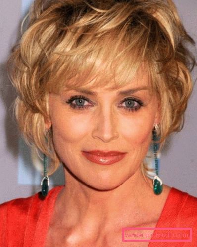 Simple hairstyles for short hair for women Simple hairstyles for short hair for women of different ages