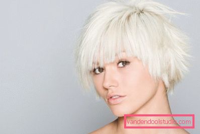 girl with white hair