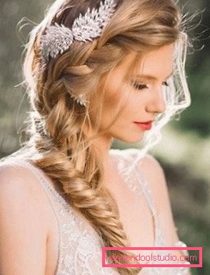 Beautiful and simple hairstyles for the holiday