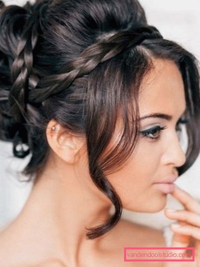 Beautiful and simple hairstyles for the holiday