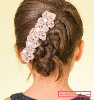 Beautiful and simple hairstyles for the holiday