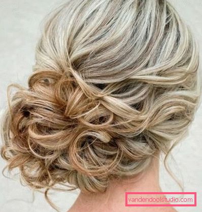 Beautiful and simple hairstyles for the holiday