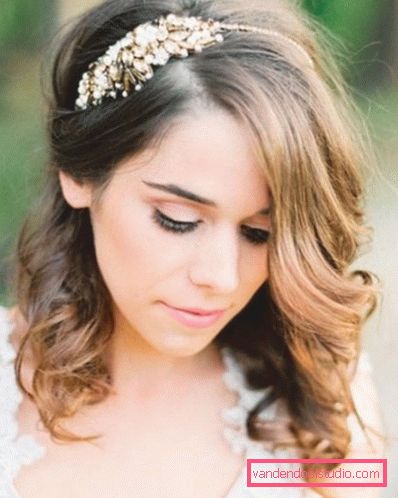 Beautiful hairstyles for long and medium flowing hair