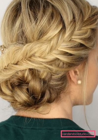Hairstyles for prom on medium hair Light and beautiful hairstyles for prom for medium hair