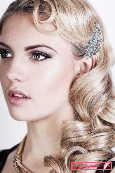 Hairstyles for prom on medium hair Light and beautiful hairstyles for prom for medium hair