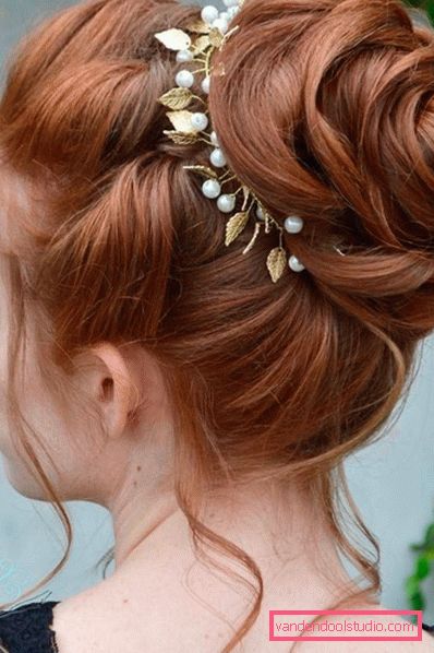 Hairstyles for prom on medium hair Light and beautiful hairstyles for prom for medium hair