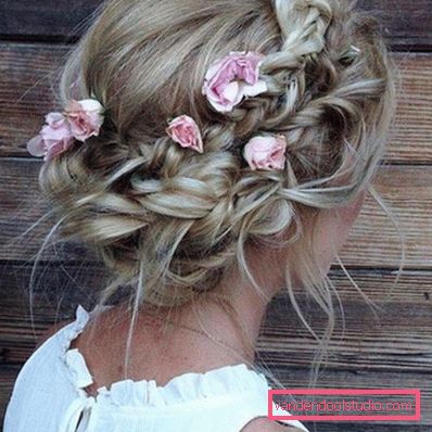 Hairstyles for prom on medium hair Light and beautiful hairstyles for prom for medium hair