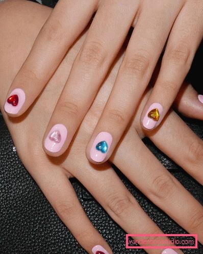 Manicure trends for February 14