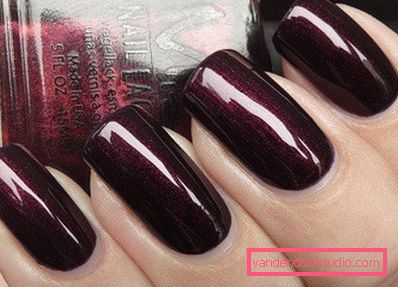 burgundy nail polish