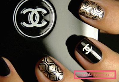 nail art on Chanel nails nail art on Chanel nails