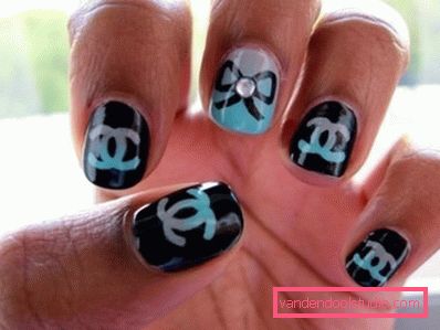 blue emblem on nails blue emblem on nails