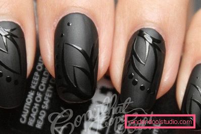 black nail art