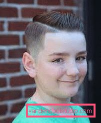 Trendy hairstyles on the side for boys with parting 2019