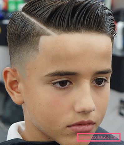 Trendy hairstyles on the side for boys with parting 2019