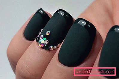 Beautiful manicure for the season autumn-winter 2019-2020