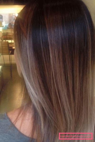 Fashionable dyeing of dark and light hair in the style of shatush