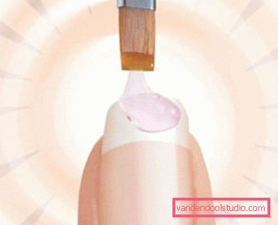 how to apply the gel on the nail bed