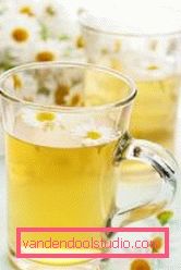 Chamomile hair rinsing
