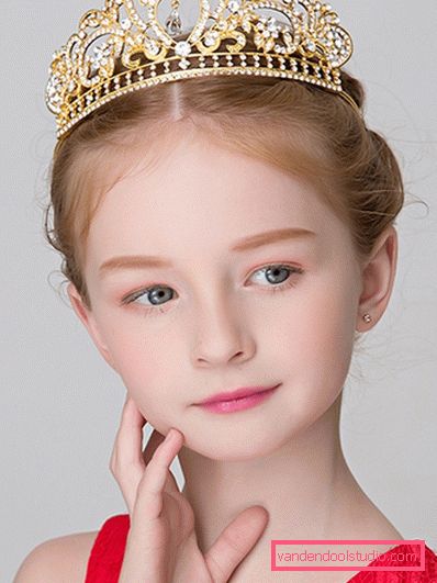 Hairstyles with tiara for girls - top 10 styling with a crown