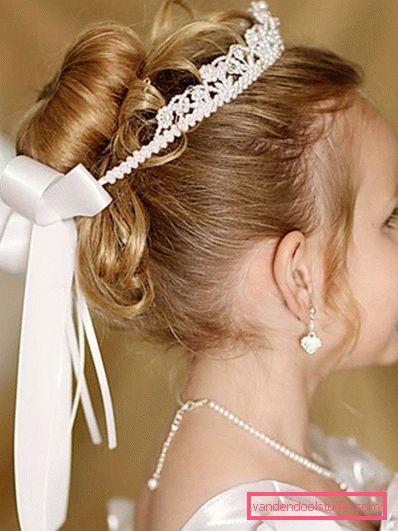 Hairstyles with tiara for girls - top 10 styling with a crown