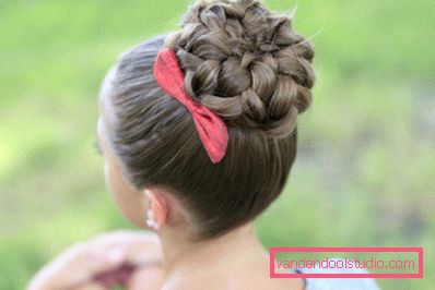 Simple hairstyle - a bunch of braids