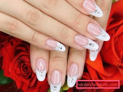 Fashionable white manicure